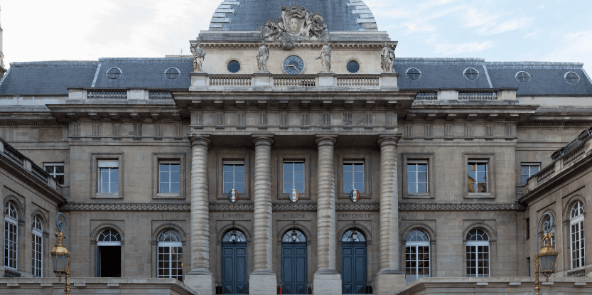 Comment l'État dépense vos impôts: La suradministration à la française